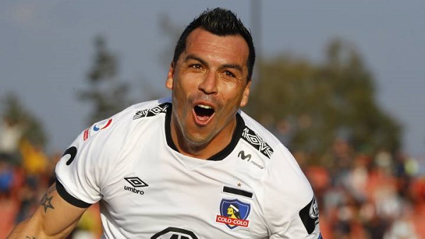 Esteban Paredes se acerca a una nueva marca