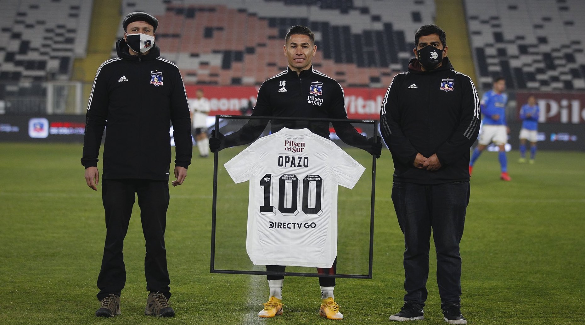 Óscar Opazo recibió homenaje por sus 100 partidos en Colo Colo