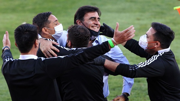 Gustavo Quinteros sonríe ante el presente de Colo Colo