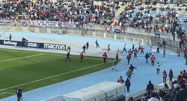 Colo Colo podría jugar a puertas cerradas por incidentes