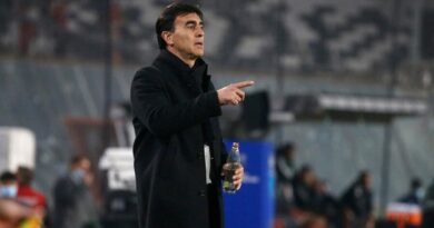 Gustavo Quinteros aclara las dudas sobre Marco Rojas