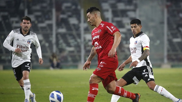 Lorenzo Reyes sería una de las alternativas que manejaría Colo Colo